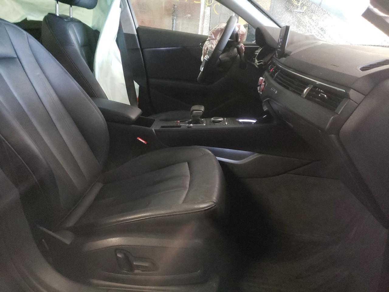 Photo 5 from auction – 2018 AUDI A4 PREMIUM with VIN WAUDNAF46JA045567