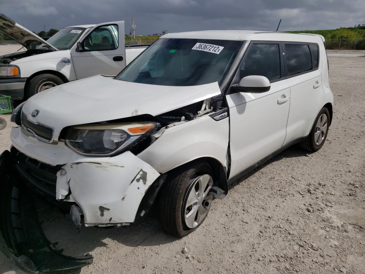 Photo 2 from auction – 2015 KIA SOUL with VIN KNDJN2A24F7778416