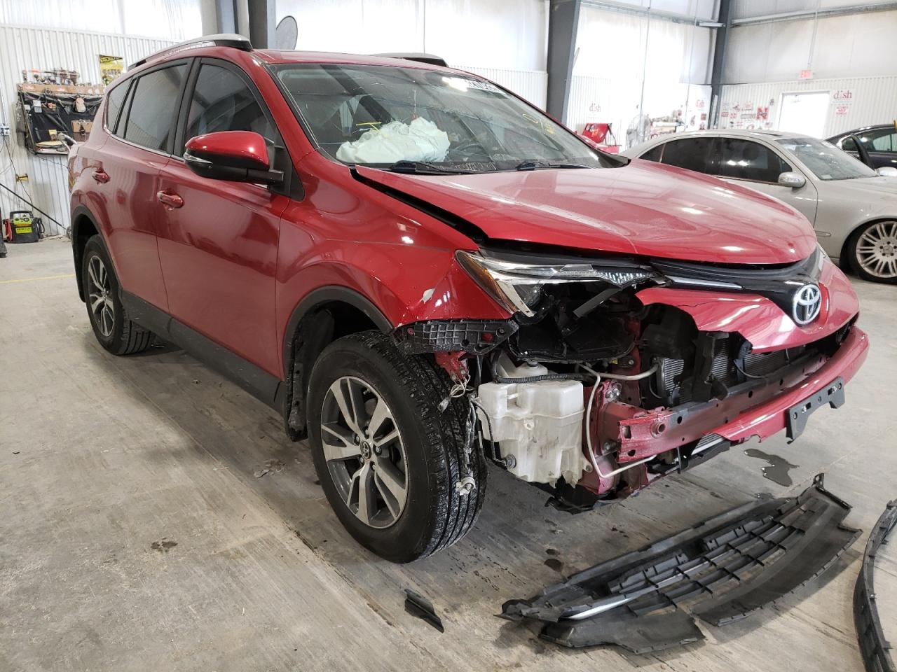 Photo 1 from auction – 2016 TOYOTA RAV4 XLE with VIN JTMWFREV4GJ064533