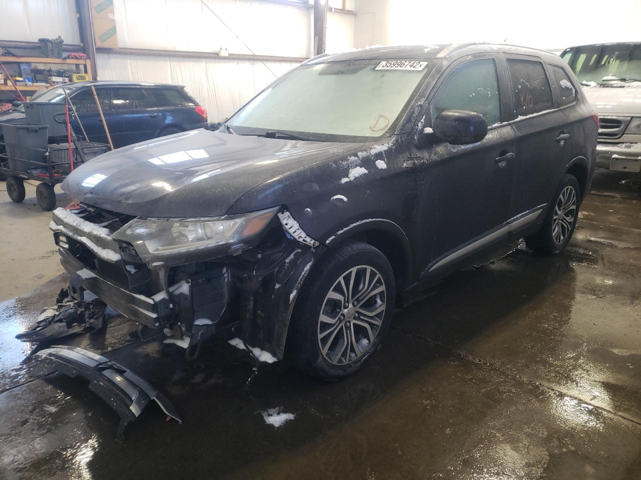 Photo 2 from auction – 2016 MITSUBISHI OUTLANDER with VIN JA4AZ2A35GZ604111