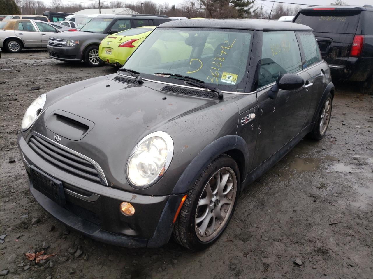Photo 2 from auction – 2006 MINI COOPER S with VIN WMWRE33566TL19361