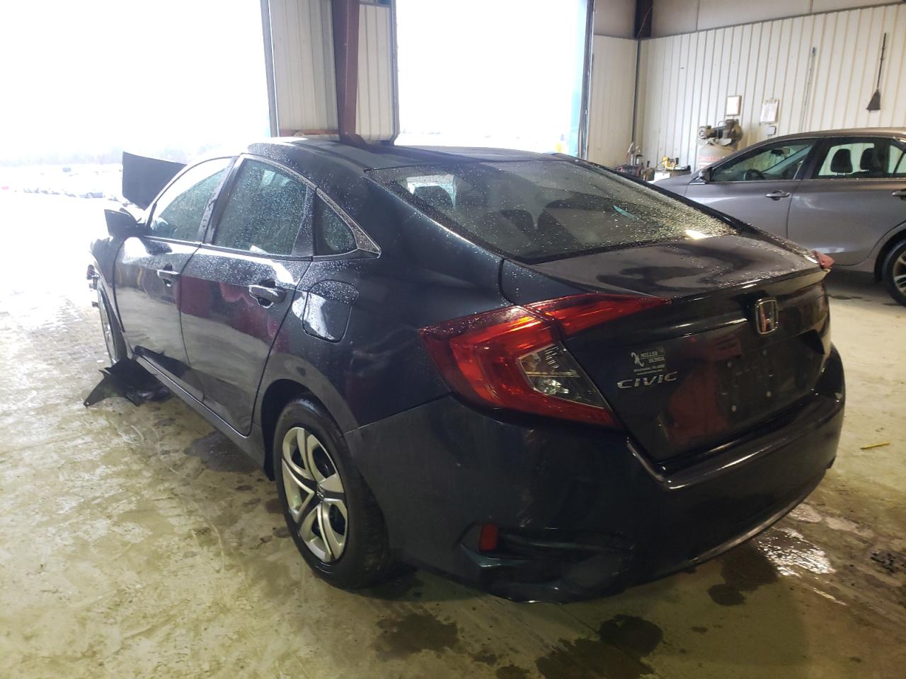 Photo 3 from auction – 2017 HONDA CIVIC LX with VIN 19XFC2F53HE038373