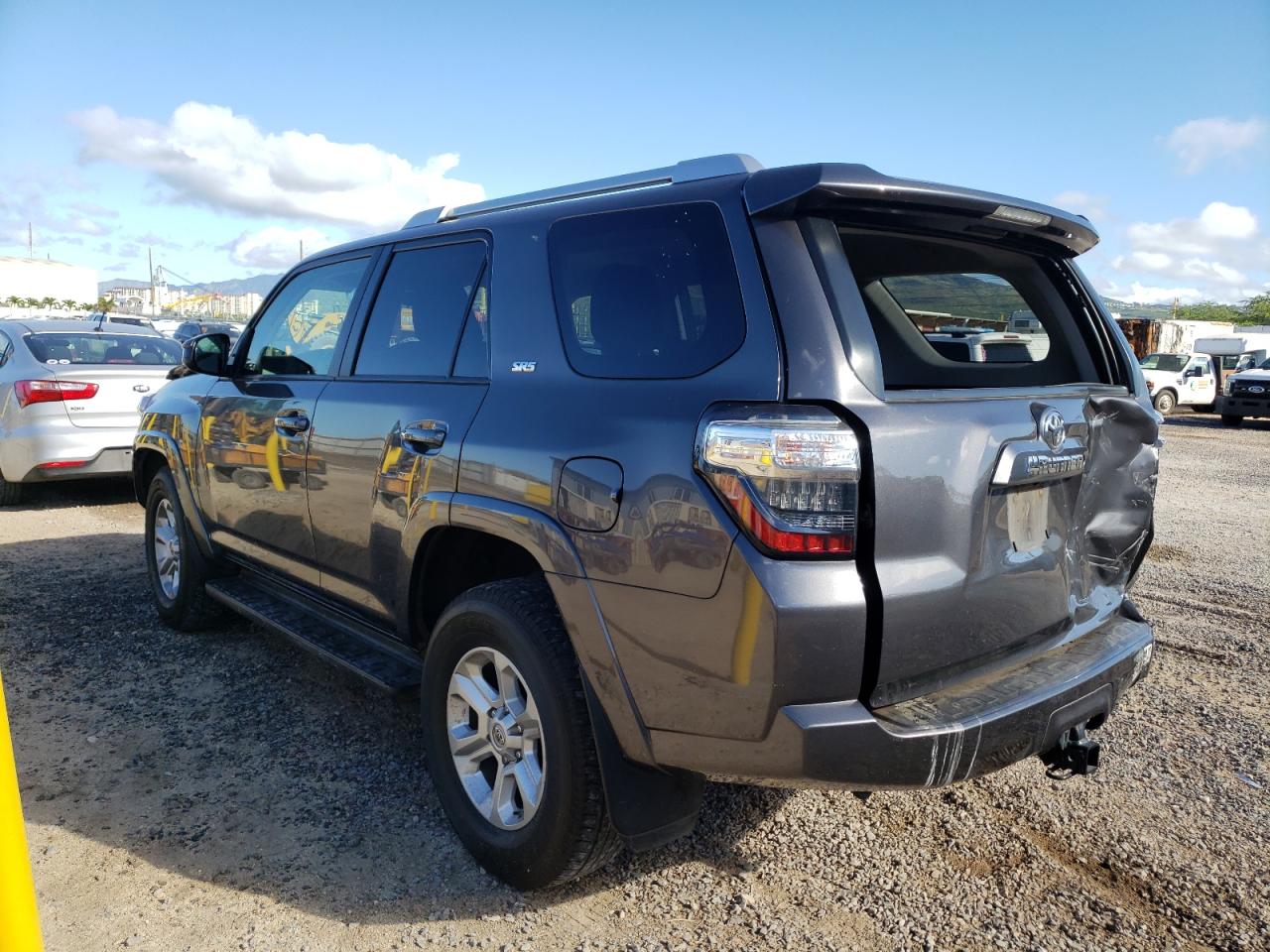 Photo 3 from auction – 2018 TOYOTA 4RUNNER SR with VIN JTEZU5JRXJ5187379