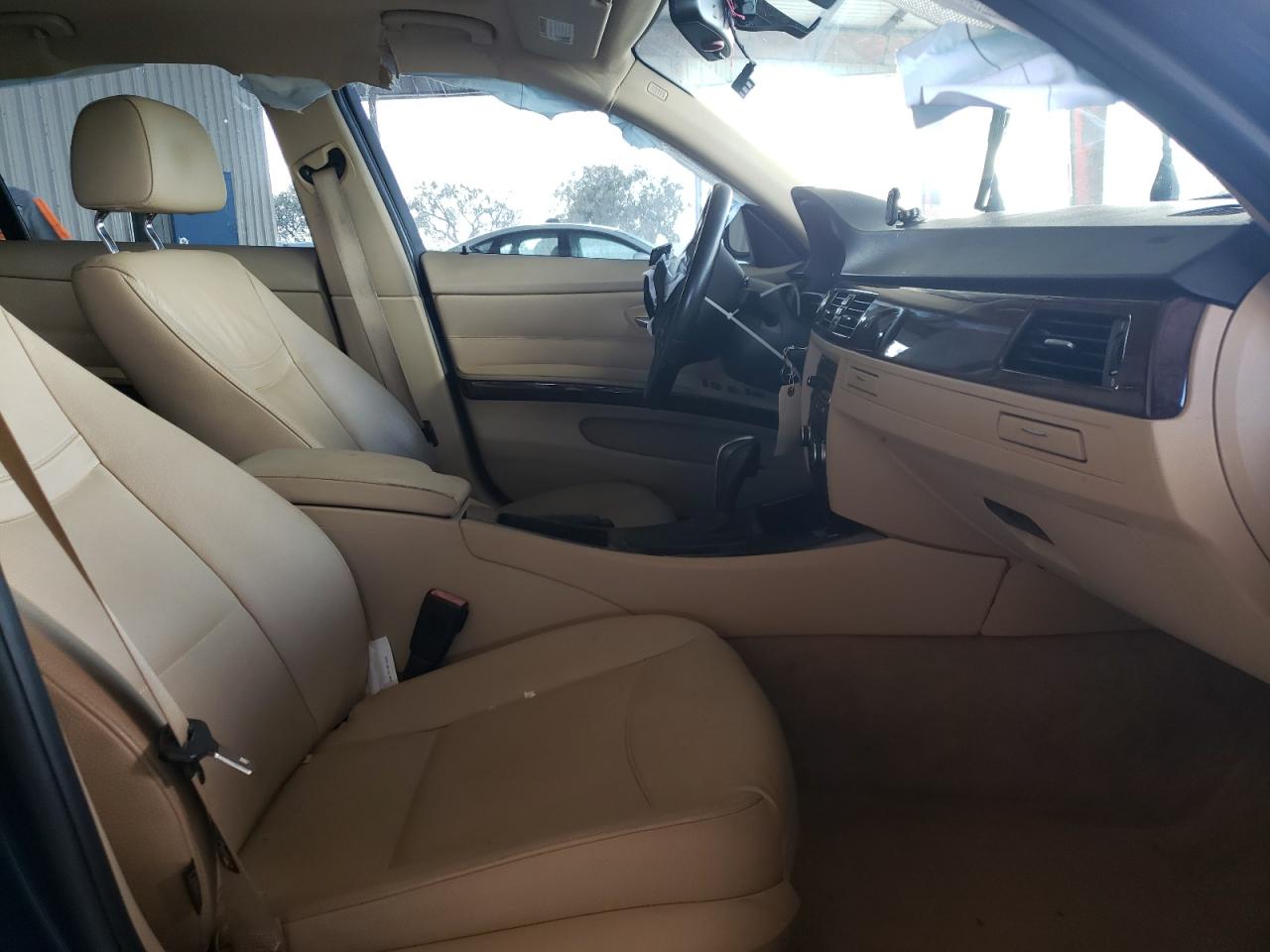 Photo 5 from auction – 2011 BMW 328 I with VIN WBAPH7G54BNM57253