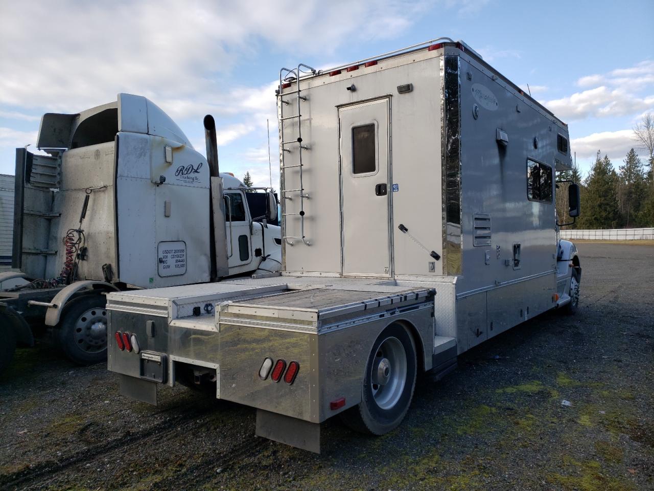 Photo 4 from auction – 2005 FREIGHTLINER CONVENTION with VIN 1FVAA6CVX5LN39280