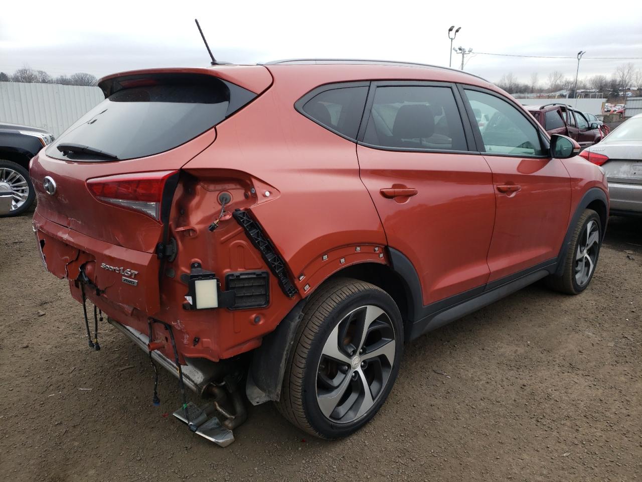 Photo 4 from auction – 2016 HYUNDAI TUCSON LIM with VIN KM8J3CA21GU213728
