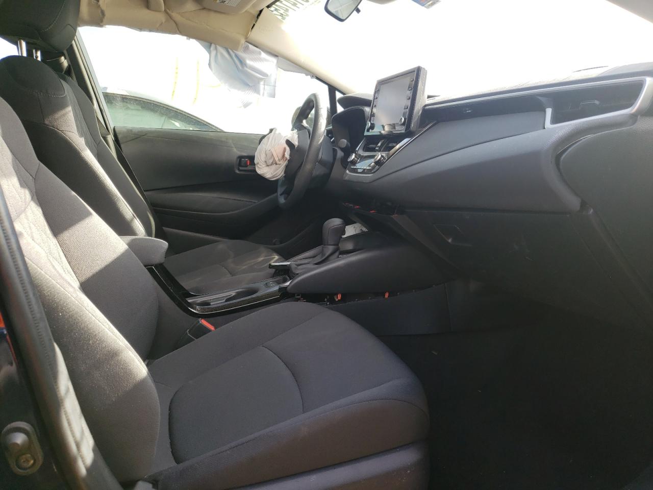 Photo 5 from auction – 2022 TOYOTA COROLLA LE with VIN JTDEAMDE2NJ041912