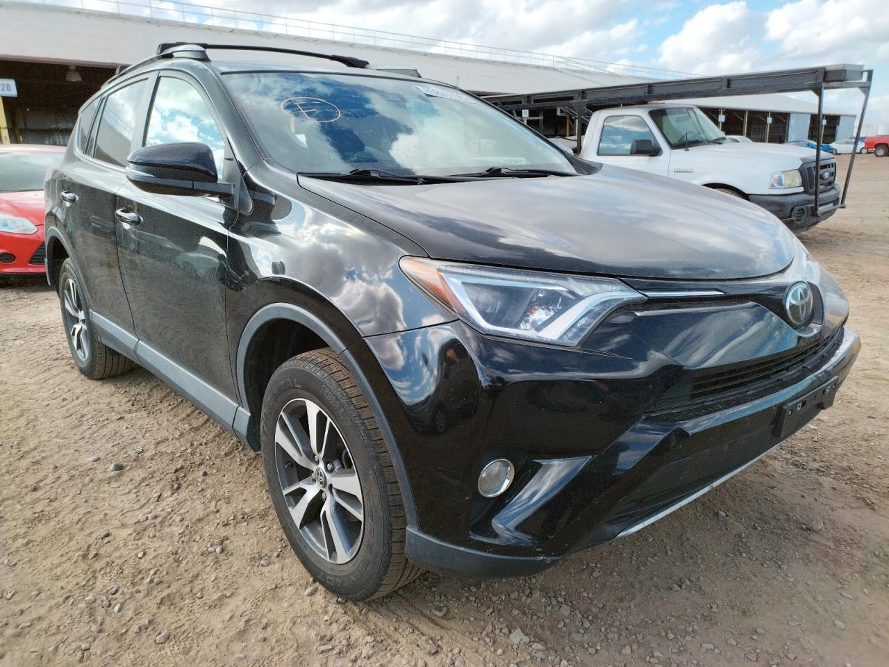 TOYOTA RAV4 XLE 2017 with VIN 2T3WFREV1HW330156 - Photo from auction