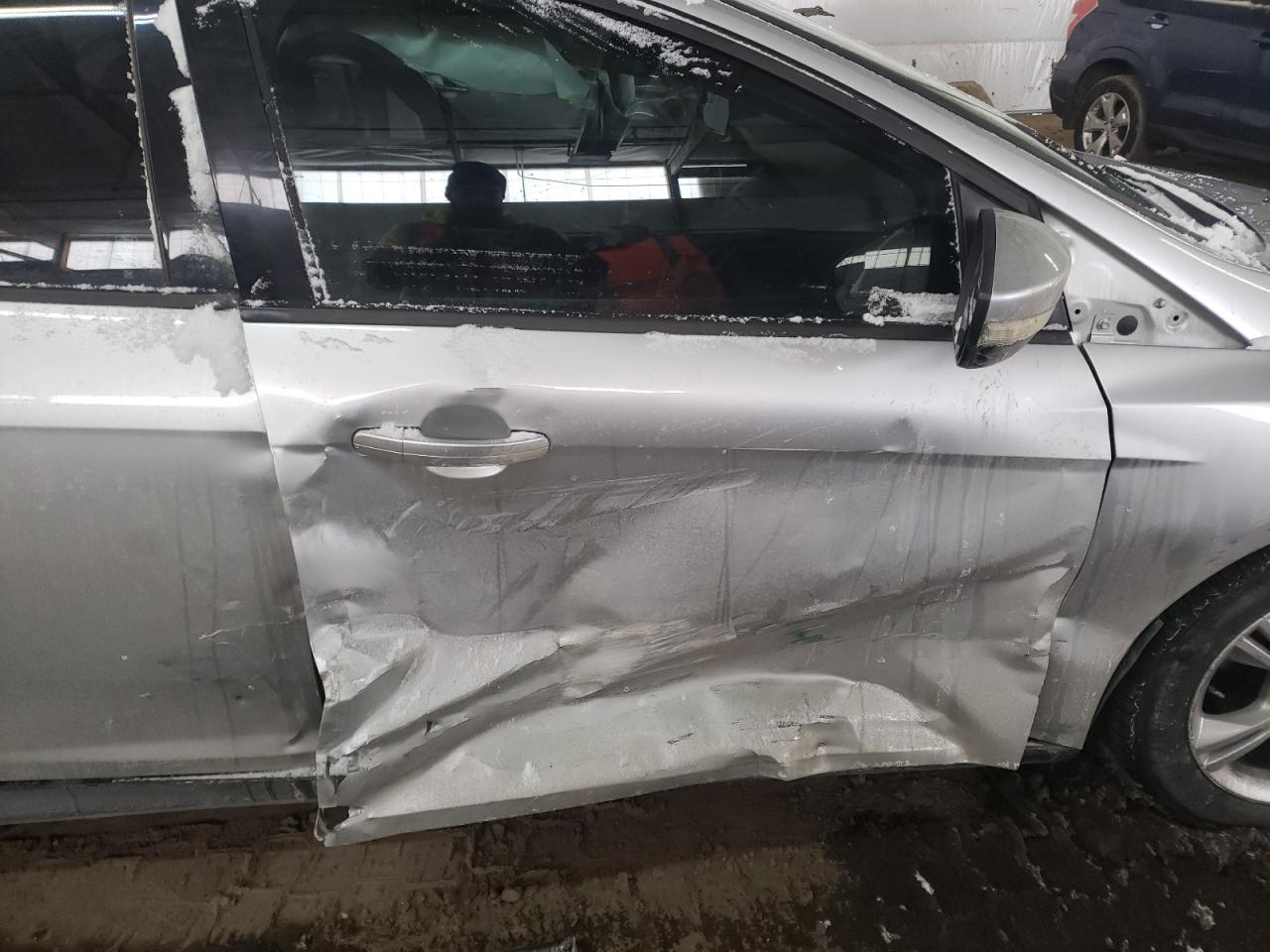 Photo 5 from auction – 2014 FORD FOCUS SE with VIN 1FADP3F2XEL277063