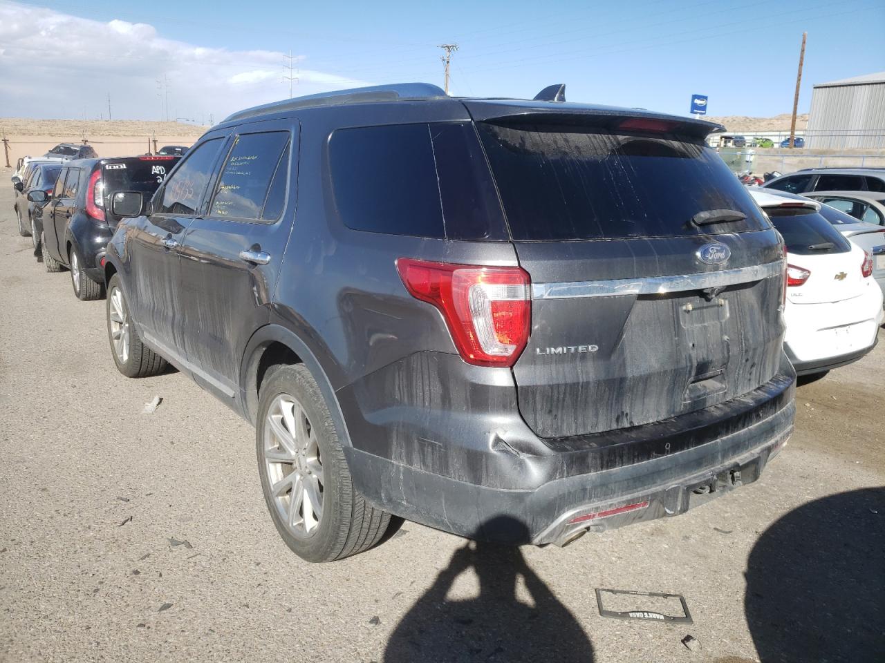 Photo 3 from auction – 2016 FORD EXPLORER L with VIN 1FM5K8F80GGC25365