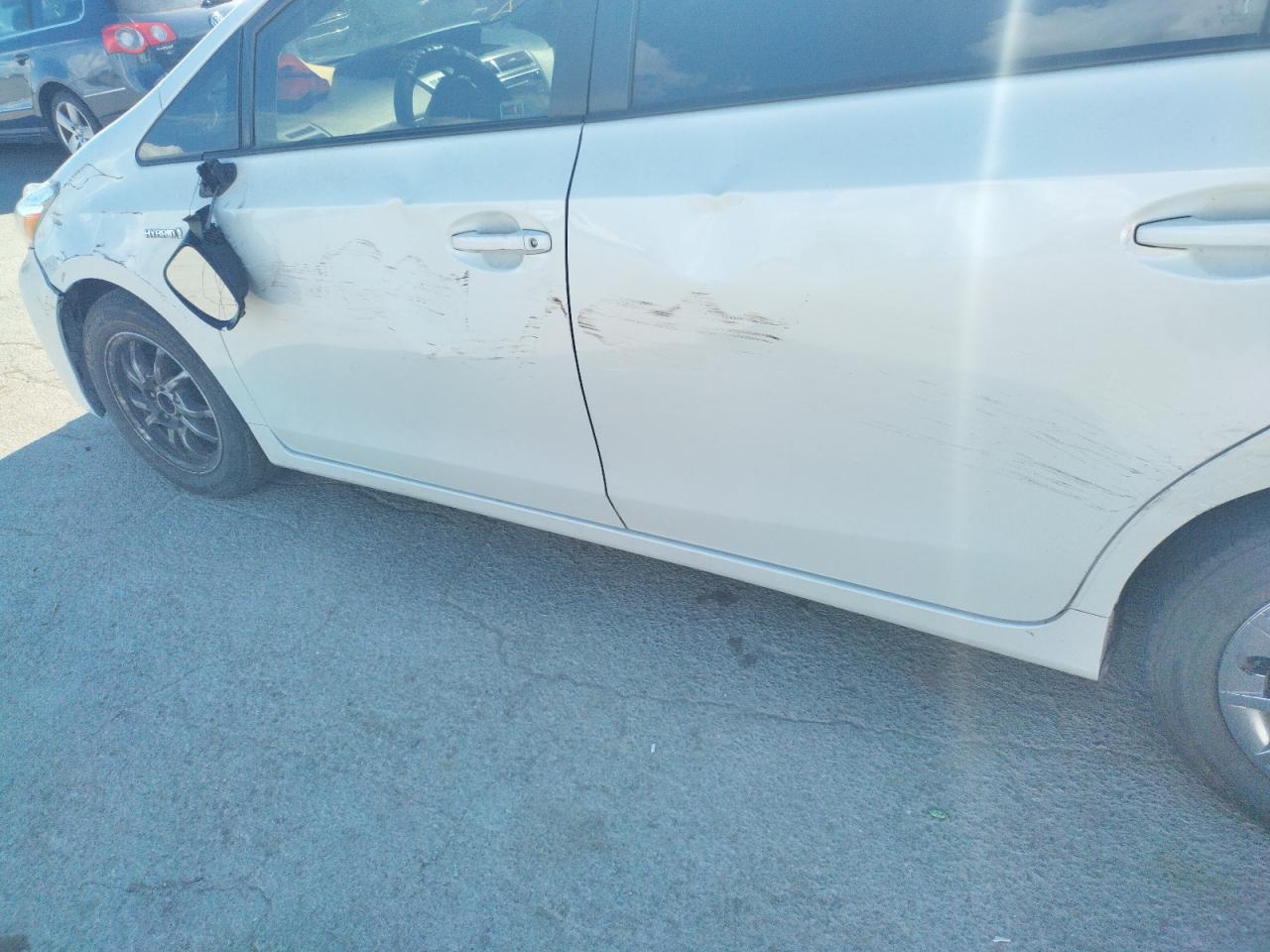 Photo 9 from auction – 2015 TOYOTA PRIUS V with VIN JTDZN3EU7FJ022912