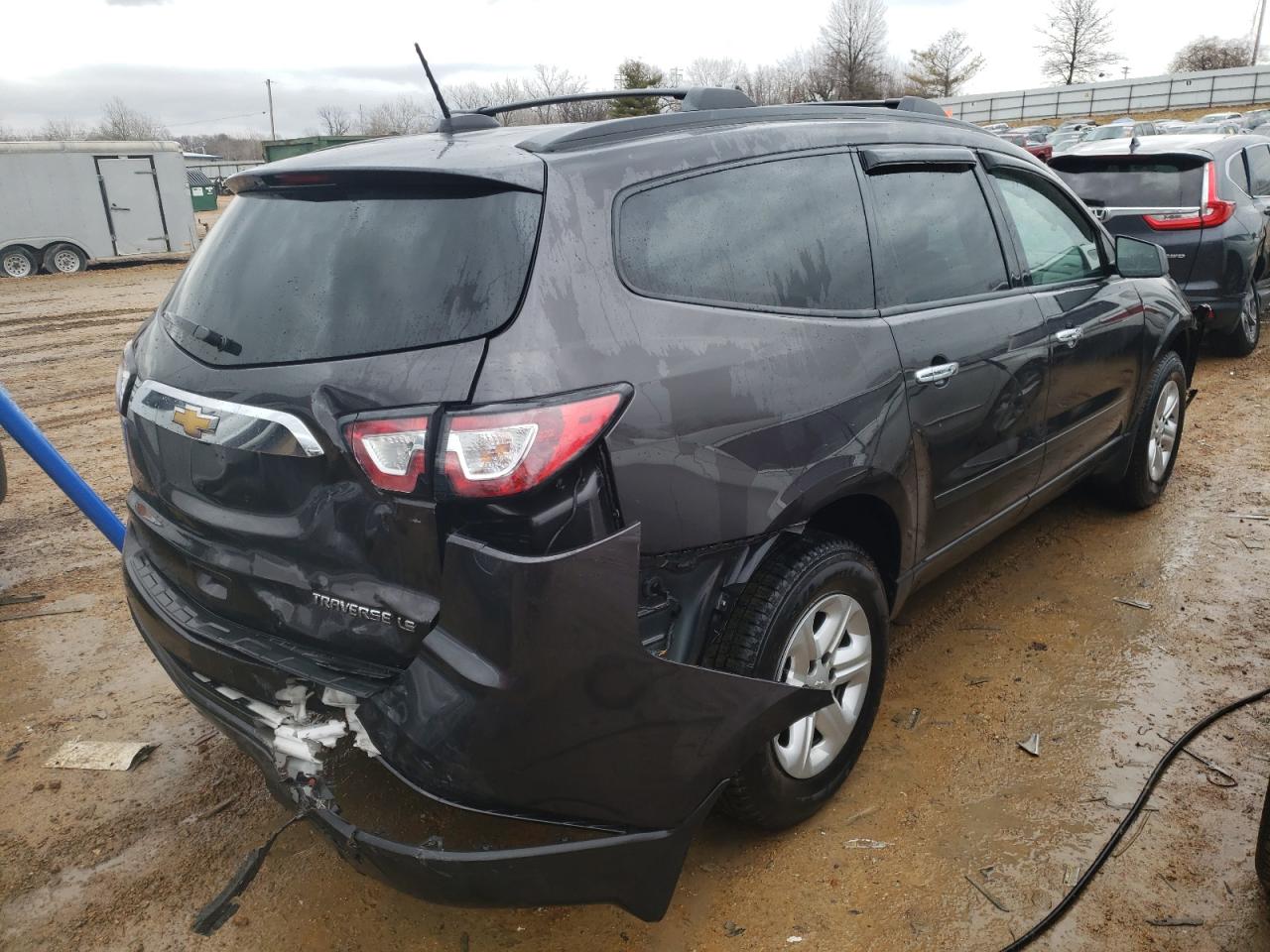 Photo 4 from auction – 2016 CHEVROLET TRAVERSE L with VIN 1GNKRFKD5GJ333954