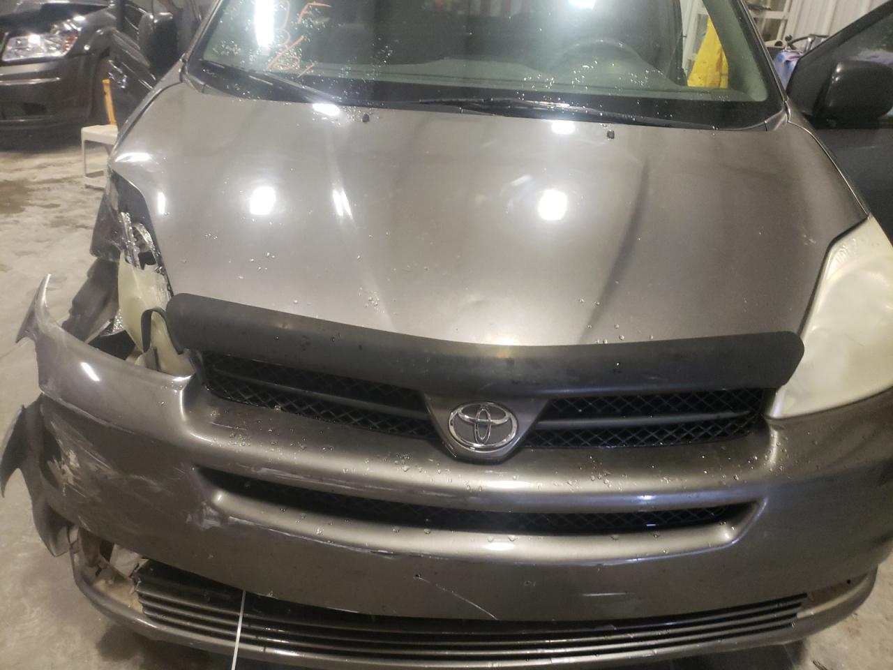 Photo 7 from auction – 2004 TOYOTA SIENNA VAN with VIN 5TDZA23C54S024609