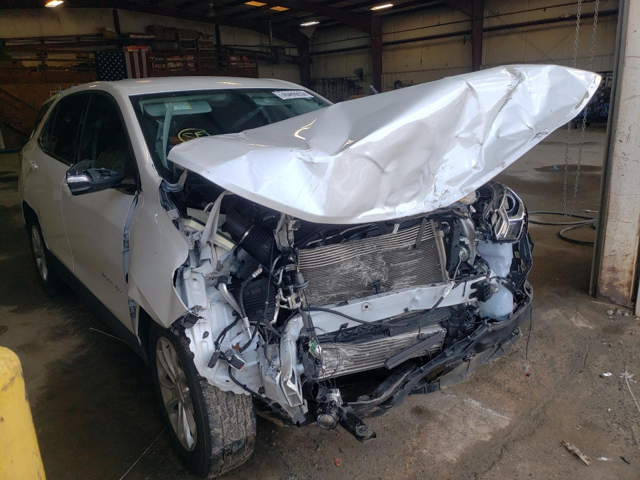 CHEVROLET EQUINOX LT 2018 with VIN 2GNAXJEV6J6117463 - Photo from auction
