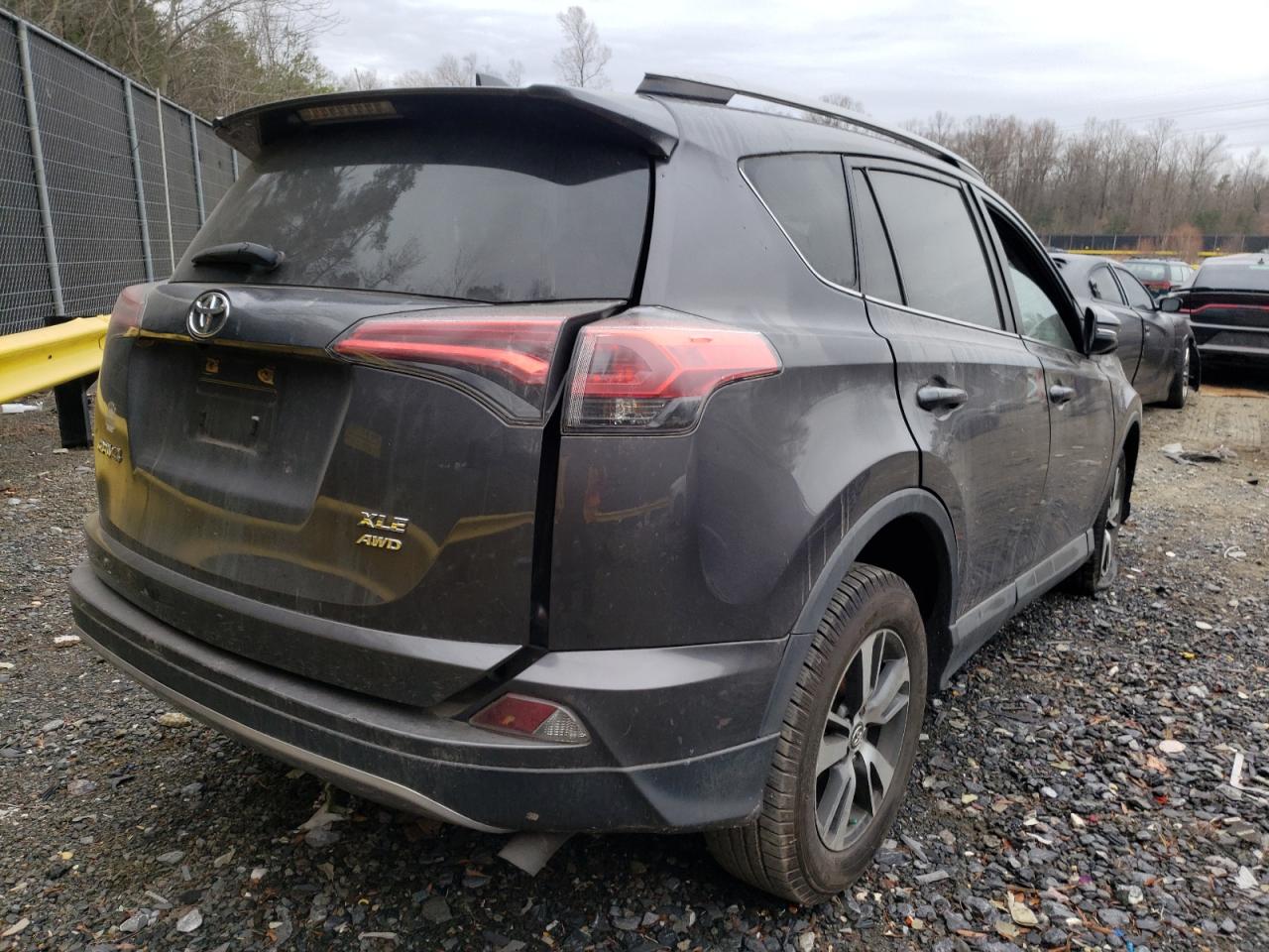 Photo 4 from auction – 2017 TOYOTA RAV4 XLE with VIN 2T3RFREV3HW563405