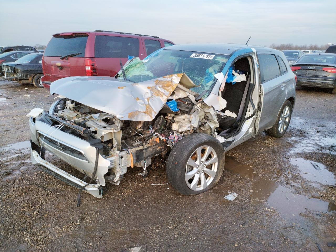 Photo 2 from auction – 2015 MITSUBISHI OUTLANDER with VIN 4A4AP3AU8FE045971