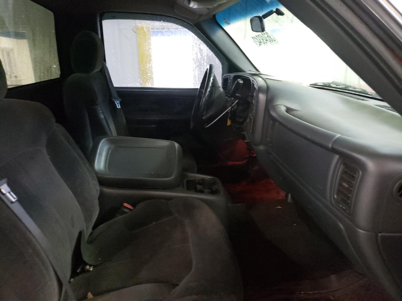Photo 5 from auction – 2000 CHEVROLET SILVERADO with VIN 1GCEK14T5YZ234863