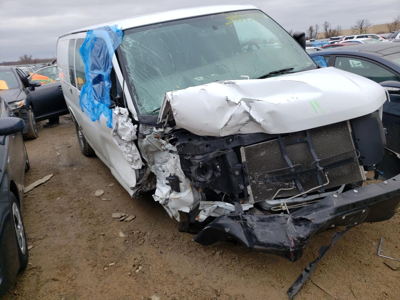 CHEVROLET EXPRESS G2 2015 with VIN 1GCWGFCG8F1211998 - Photo from auction