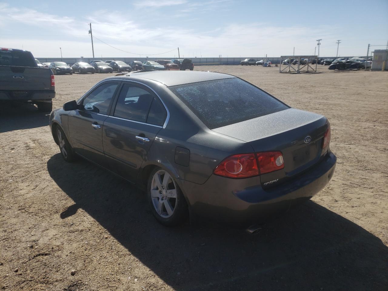 Photo 3 from auction – 2006 KIA OPTIMA LX with VIN KNAGE124465045585