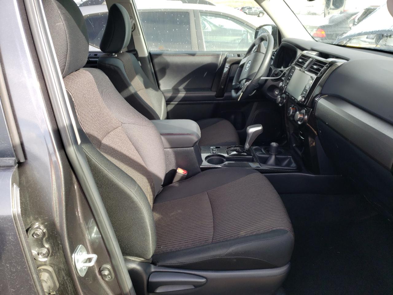 Photo 5 from auction – 2020 TOYOTA 4RUNNER SR with VIN JTEBU5JR0L5737614