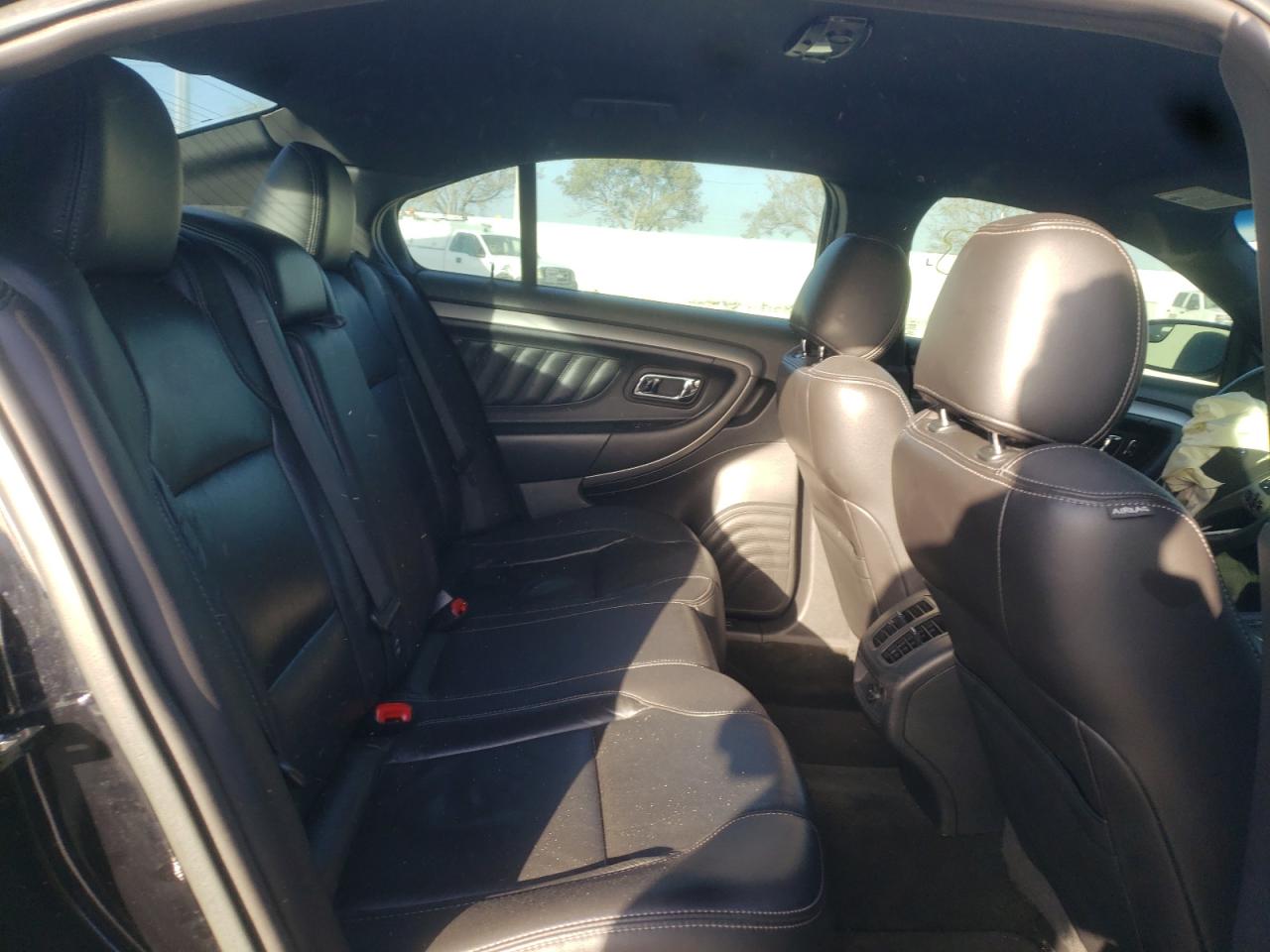 Photo 6 from auction – 2016 FORD TAURUS SEL with VIN 1FAHP2E87GG145049