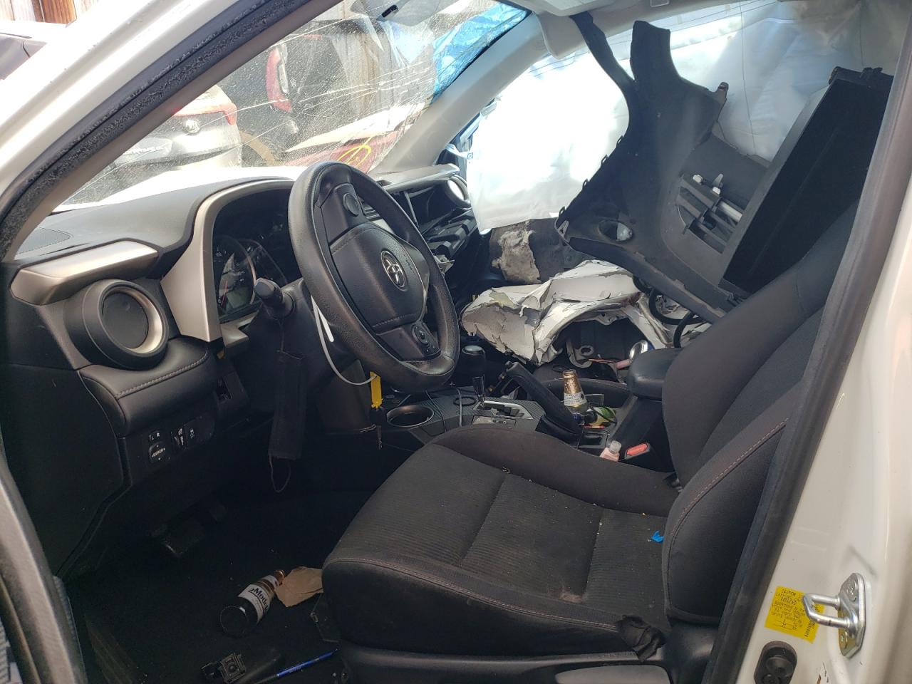 Photo 5 from auction – 2014 TOYOTA RAV4 XLE with VIN JTMWFREV9EJ015762