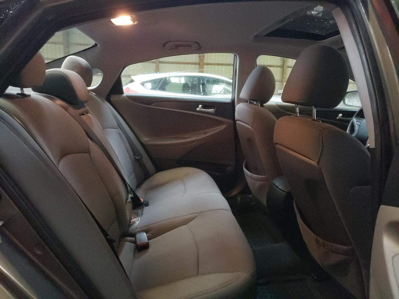 Photo 6 from auction – 2011 HYUNDAI SONATA GLS with VIN 5NPEB4AC3BH072901