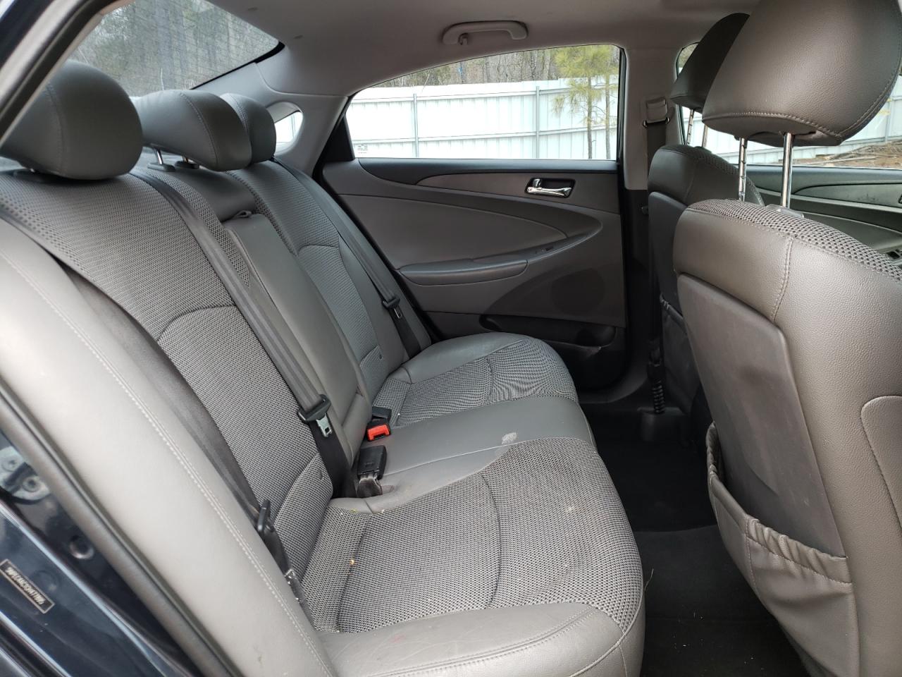 Photo 6 from auction – 2012 HYUNDAI SONATA SE with VIN 5NPEC4AC1CH477895