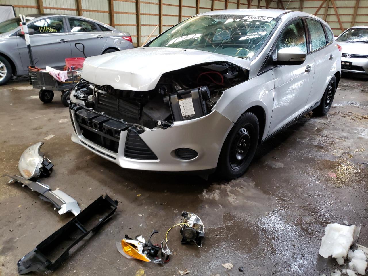 Photo 2 from auction – 2013 FORD FOCUS SE with VIN 1FADP3K21DL315901
