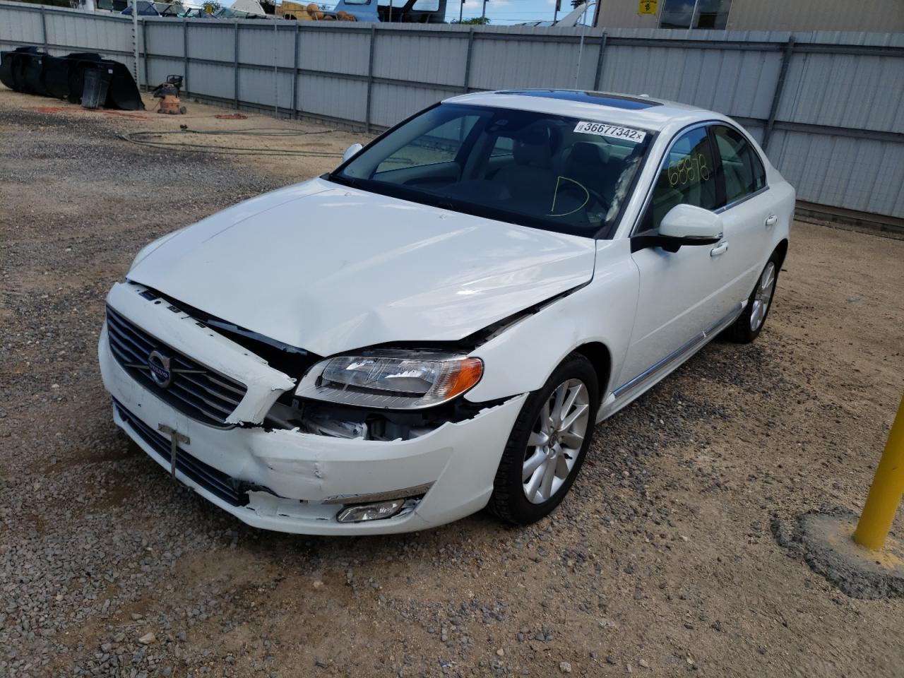 Photo 2 from auction – 2015 VOLVO S80 PREMIE with VIN YV140MAK4F1190133