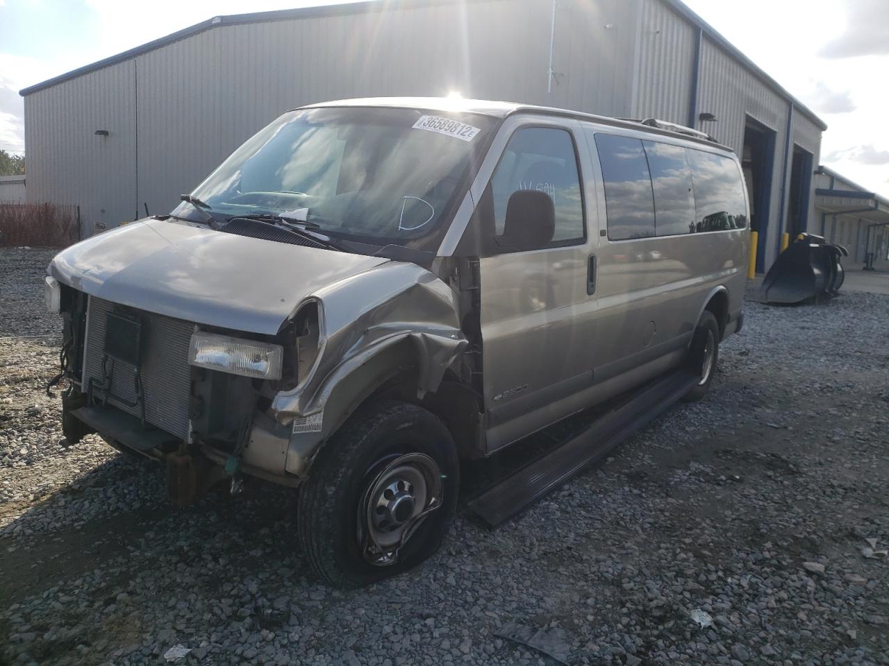 Photo 2 from auction – 2001 CHEVROLET EXPRESS G2 with VIN 1GAGG25R011104957
