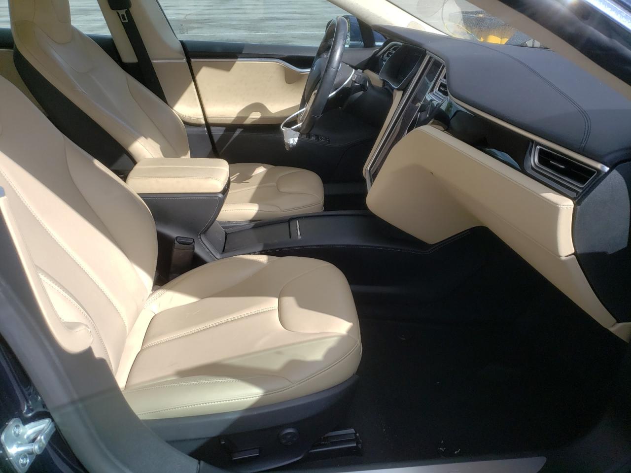Photo 5 from auction – 2014 TESLA MODEL S with VIN 5YJSA1H13EFP61218