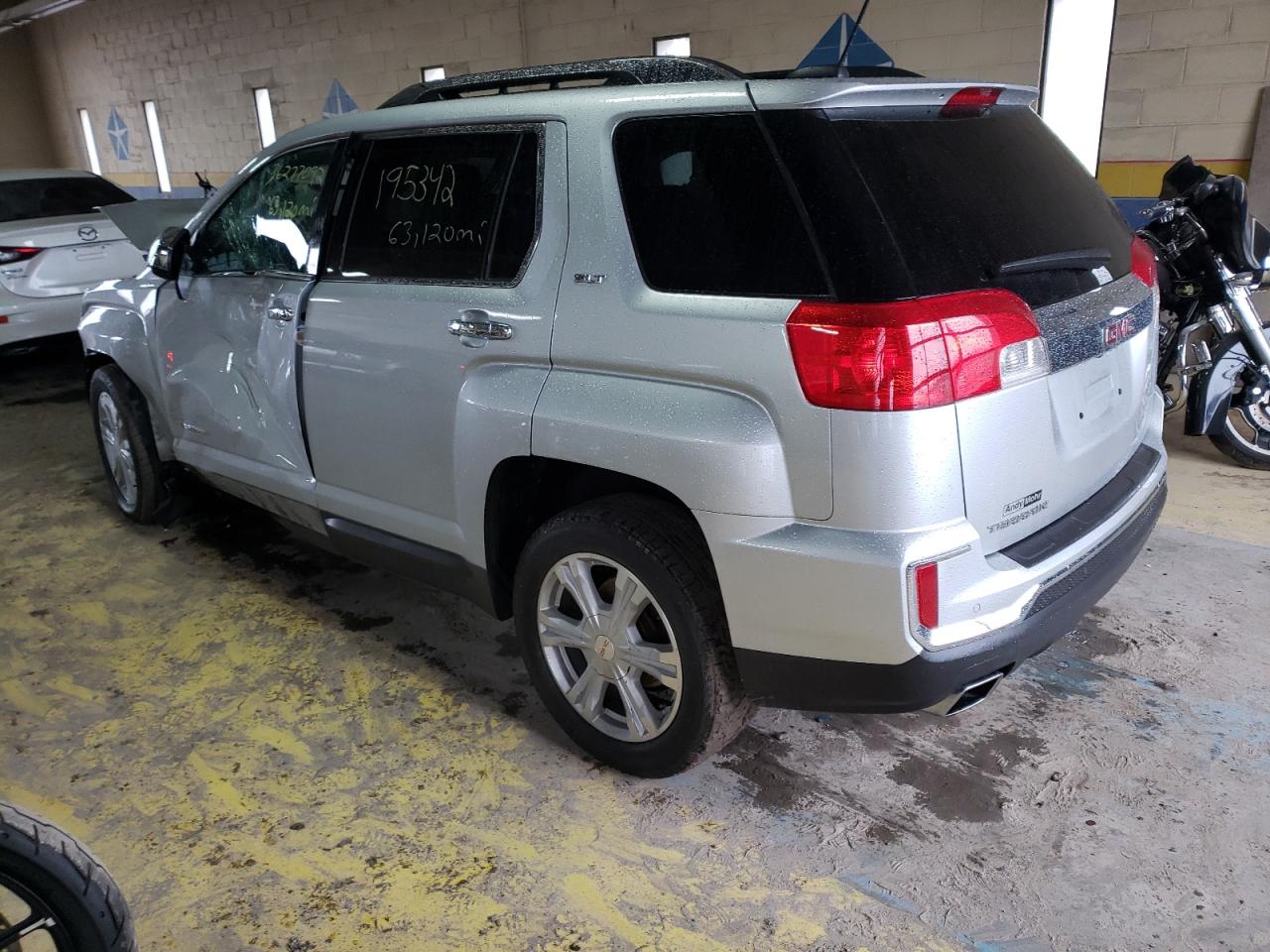 Photo 3 from auction – 2017 GMC TERRAIN SL with VIN 2GKFLPE37H6195342