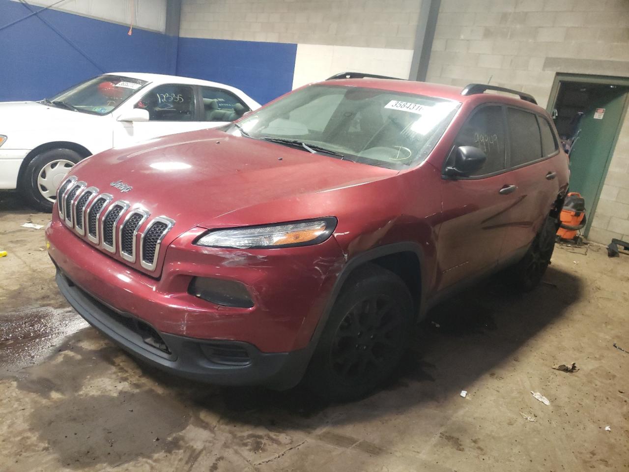 Photo 2 from auction – 2015 JEEP CHEROKEE S with VIN 1C4PJLAB5FW660571