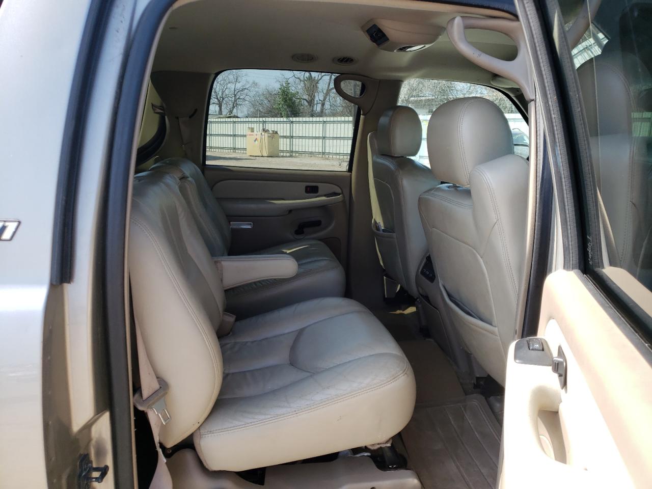 Photo 6 from auction – 2003 CHEVROLET SUBURBAN K with VIN 3GNFK16Z33G281234