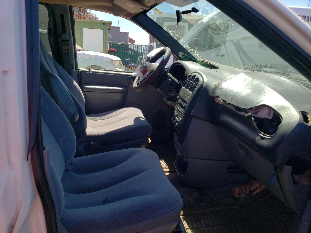 Photo 5 from auction – 2004 DODGE GRAND CARA with VIN 1D4GP24R74B544815