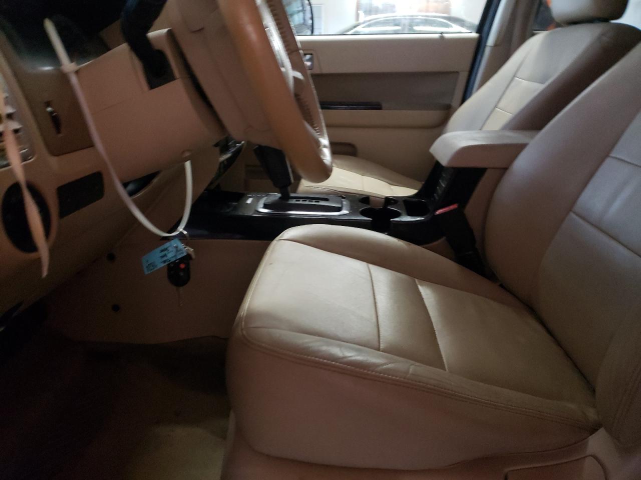 Photo 5 from auction – 2009 FORD ESCAPE LIM with VIN 1FMCU04G49KC03687
