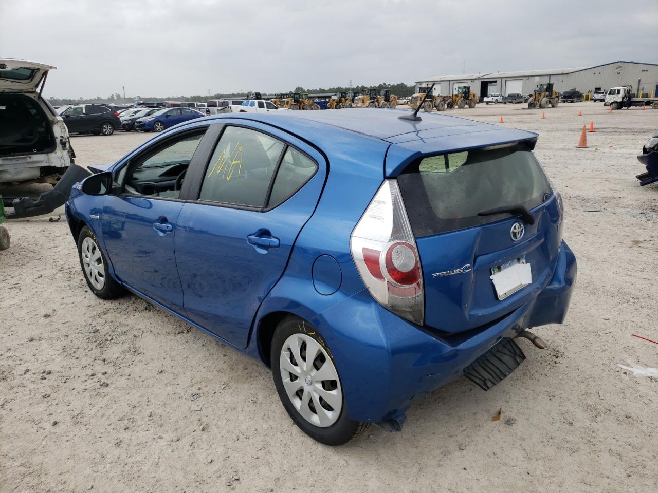 Photo 3 from auction – 2013 TOYOTA PRIUS C with VIN JTDKDTB33D1058108