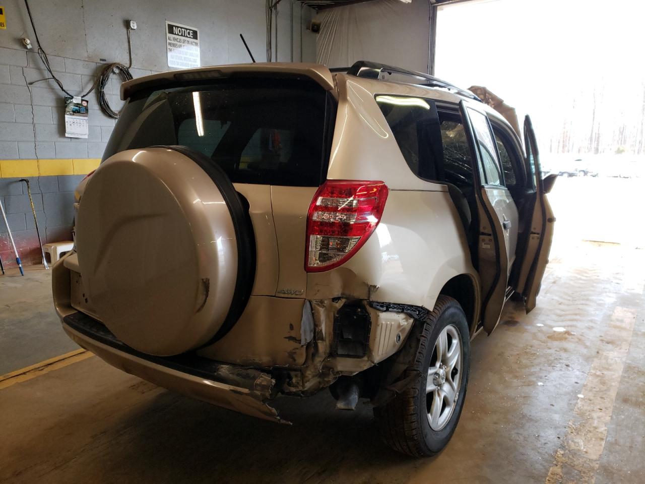 Photo 4 from auction – 2010 TOYOTA RAV4 with VIN JTMBK4DV8AD011032