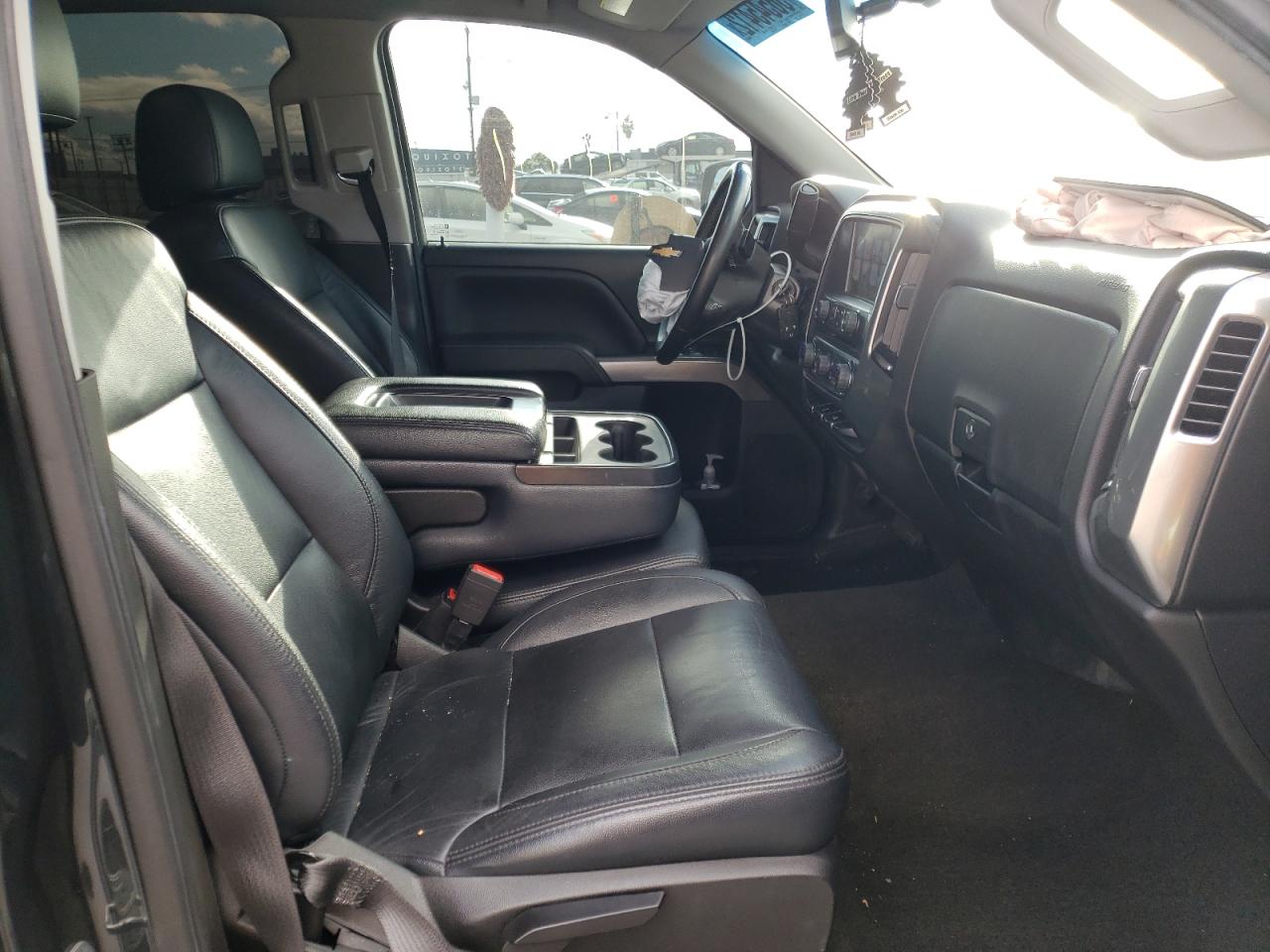 Photo 5 from auction – 2018 CHEVROLET SILVERADO with VIN 3GCUKREC4JG240569
