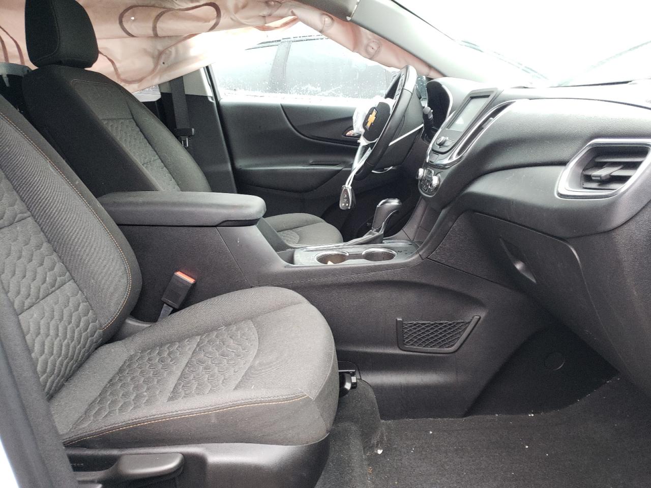 Photo 5 from auction – 2018 CHEVROLET EQUINOX LT with VIN 2GNAXJEV8J6254582