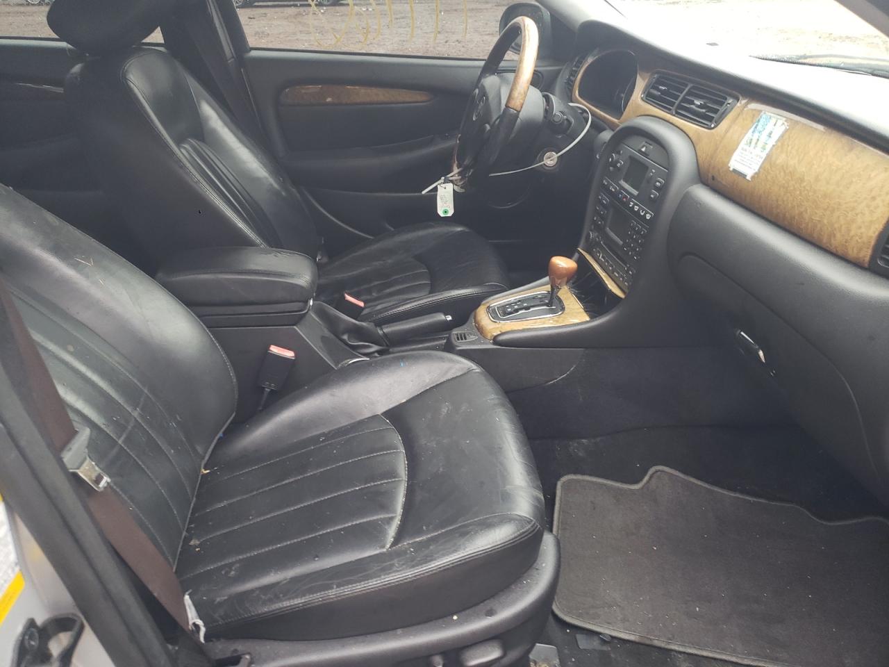 Photo 5 from auction – 2004 JAGUAR X-TYPE 3.0 with VIN SAJEA51CX4WD58755