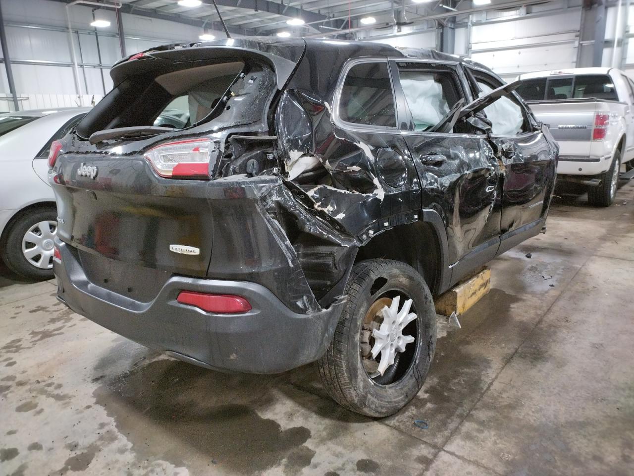 Photo 4 from auction – 2018 JEEP CHEROKEE L with VIN 1C4PJMCB3JD614860