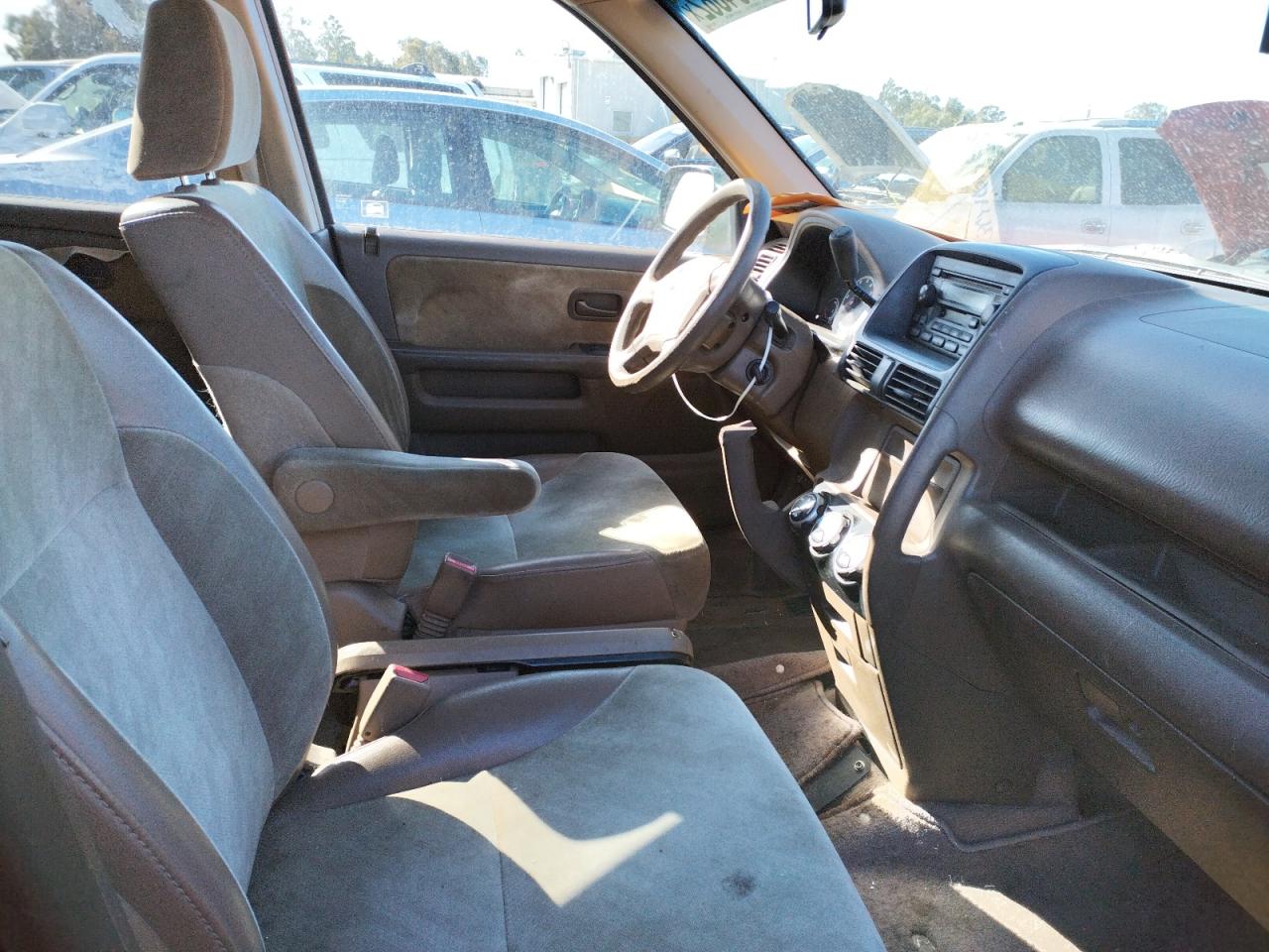 Photo 5 from auction – 2002 HONDA CR-V EX with VIN JHLRD78822C032189