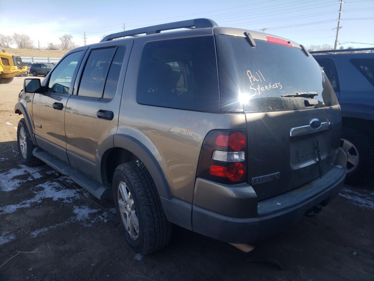 Photo 3 from auction – 2006 FORD EXPLORER X with VIN 1FMEU73E06UA04833