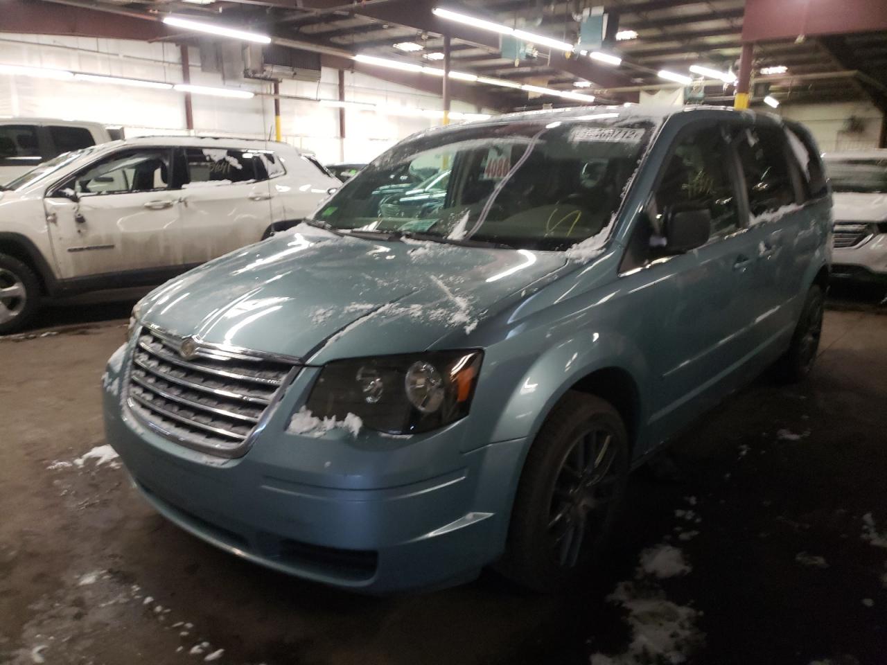 Photo 2 from auction – 2010 CHRYSLER TOWN & COU with VIN 2A4RR4DE7AR152823