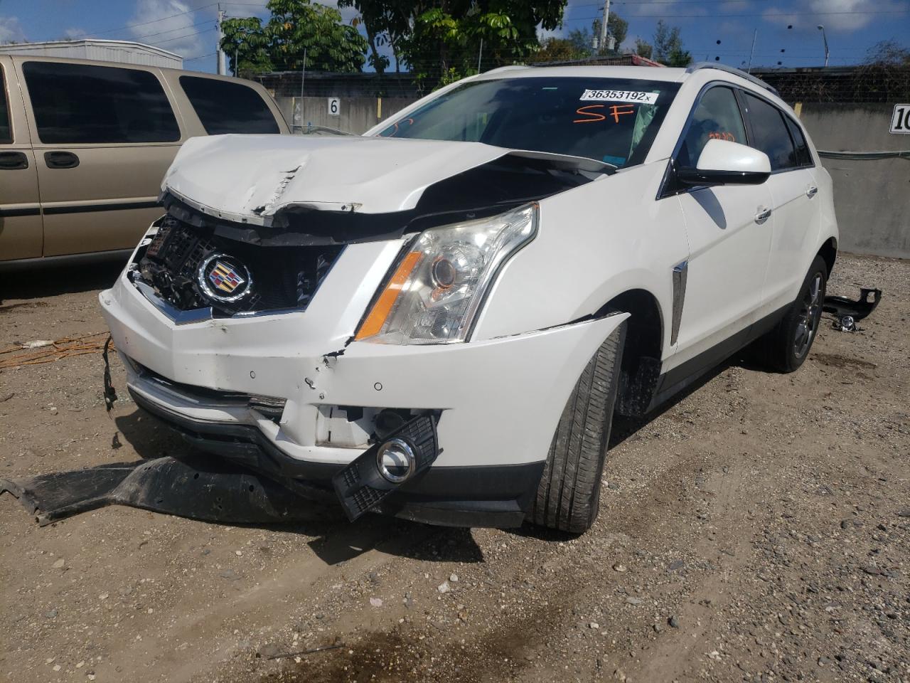Photo 2 from auction – 2016 CADILLAC SRX PERFOR with VIN 3GYFNCE39GS584833