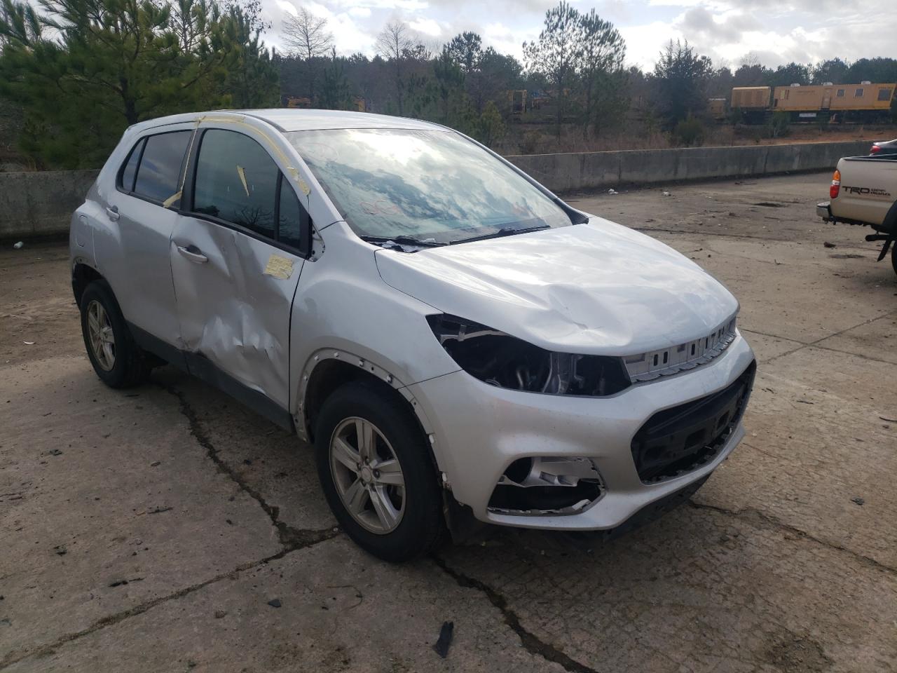 CHEVROLET TRAX LS 2019 with VIN 3GNCJKSB3KL377407 - Photo from auction