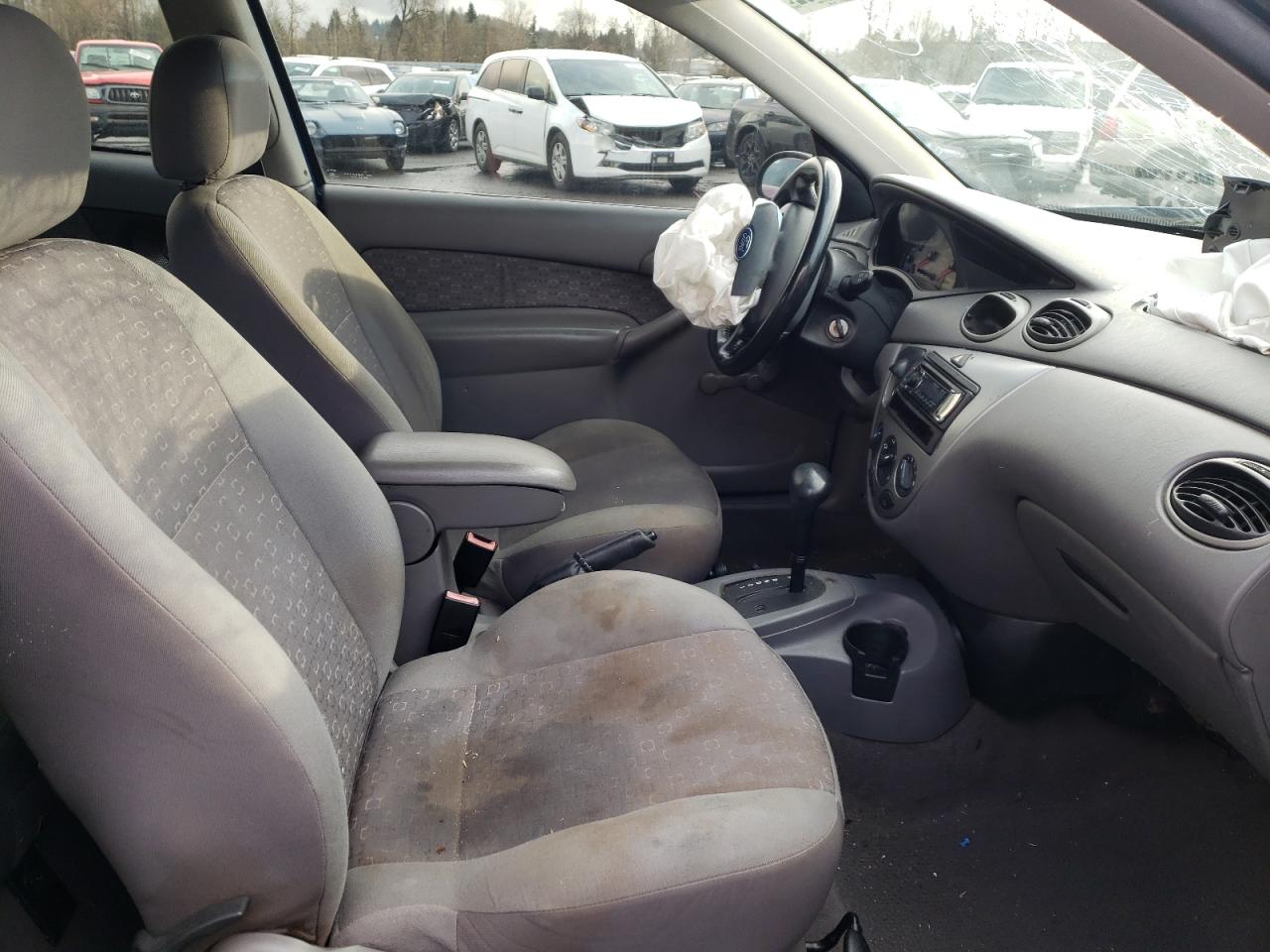 Photo 5 from auction – 2003 FORD FOCUS ZX3 with VIN 3FAFP31Z63R149494