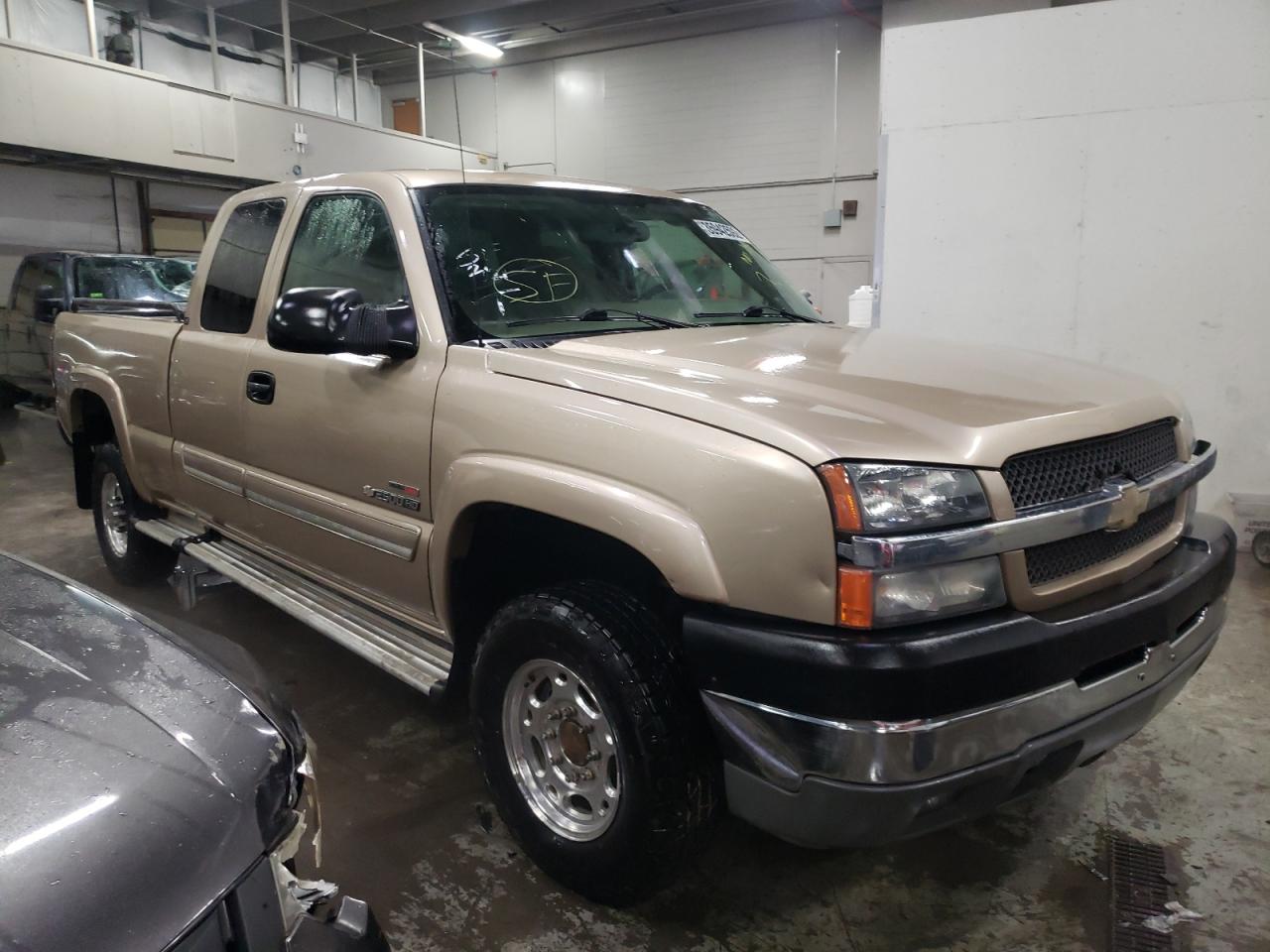 CHEVROLET SILVERADO 2004 with VIN 1GCHK29114E161390 - Photo from auction